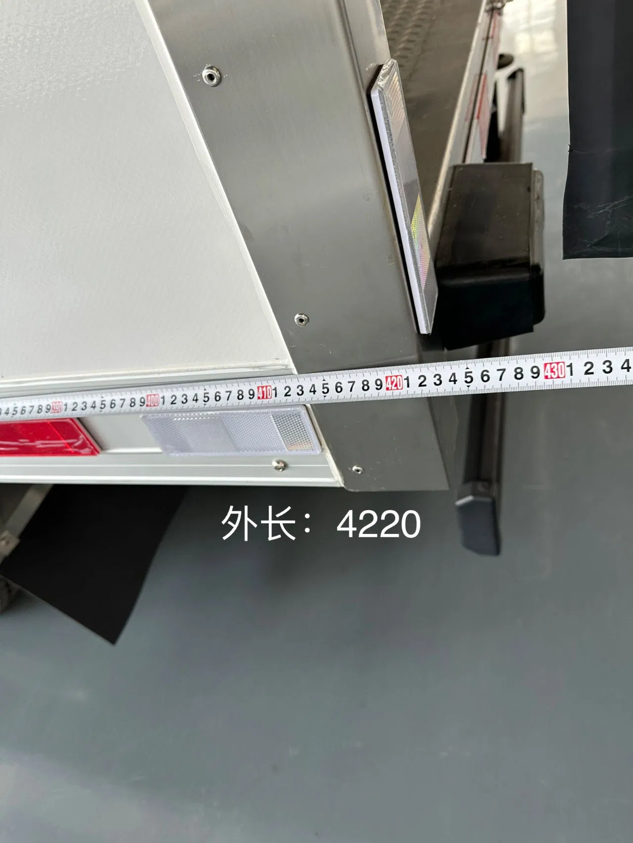 Dubai Airport Catering Commercial Refrigerated Vehicle