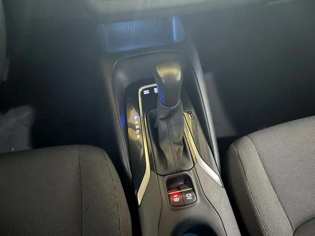 Levin Hybrid Interior 2