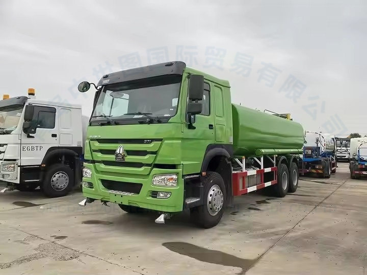 Durable 20000L Sinotruk HOWO Water Tanker - Import Now