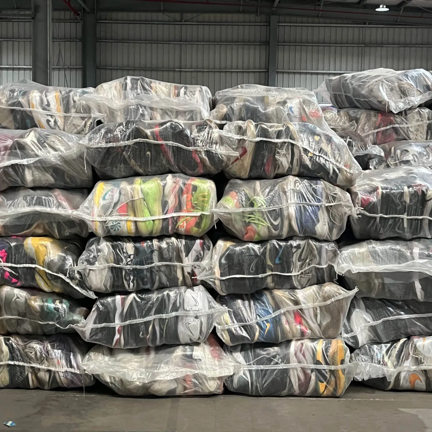 Chaussures De Seconde Main Hommes Femmes Sports Football Basketball Luxe Lot En Gros Import Europe Dubai