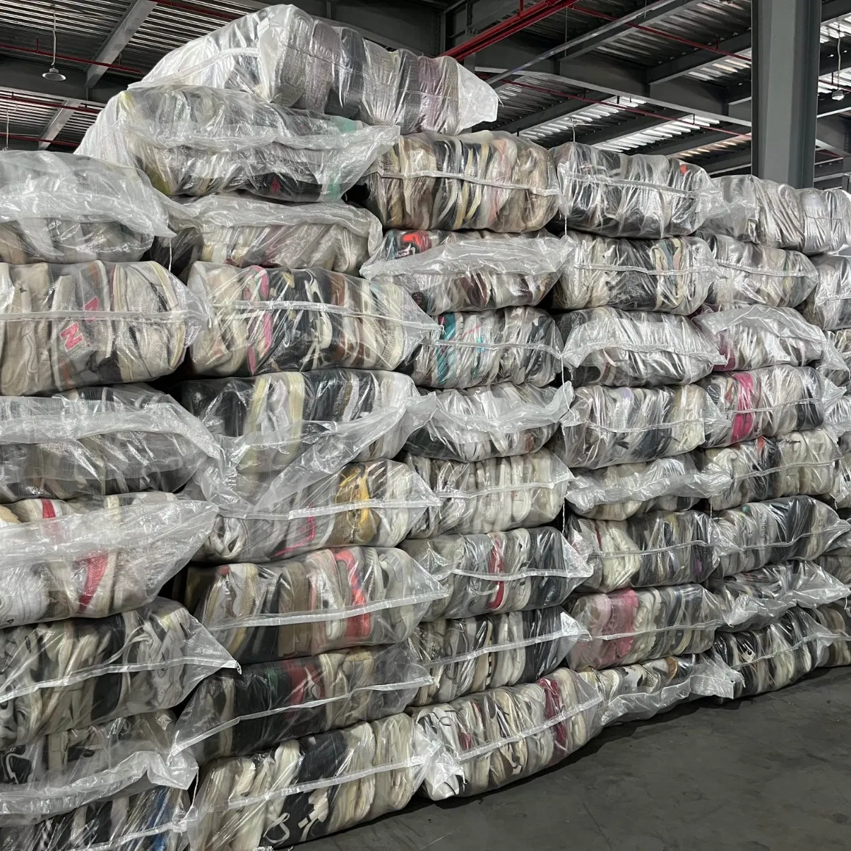 Chaussures De Seconde Main Hommes Femmes Sports Football Basketball Luxe Lot En Gros Import Europe Dubai