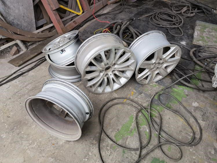 Car wheel hub