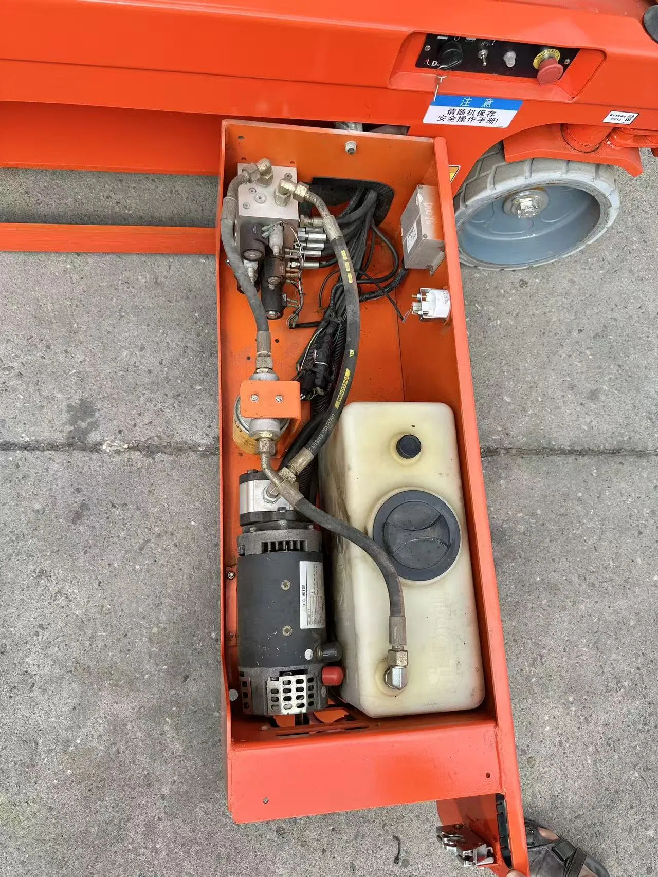 Refurbished Electric Self-Propelled Scissor Lifting Equipment