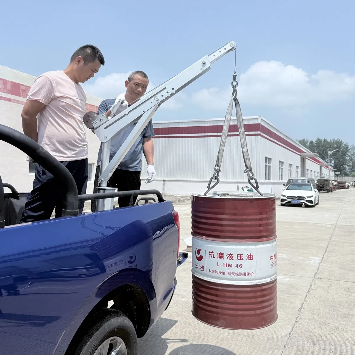 Heavy-Duty Lifting Equipment for Marine and Agricultural Applications