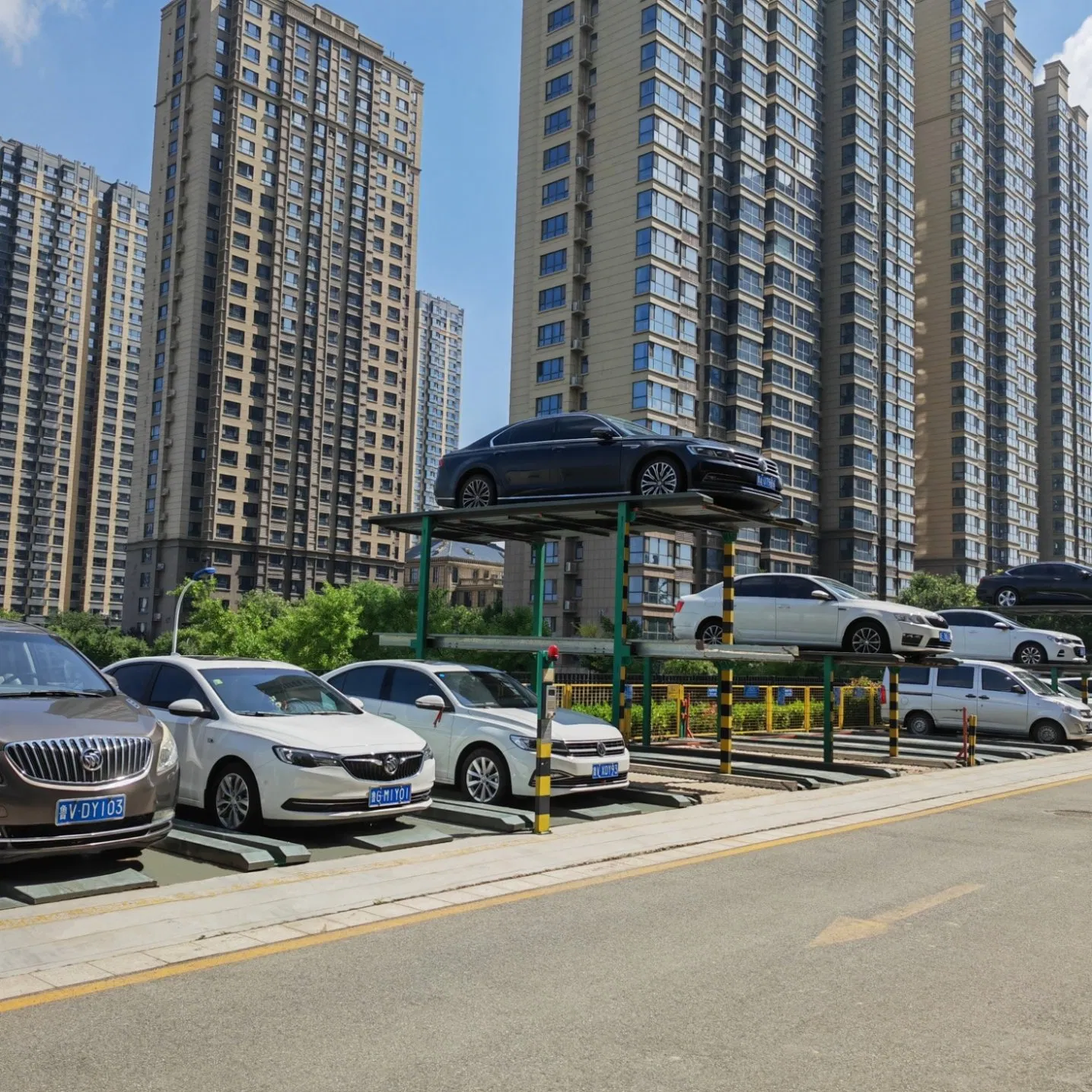 Compact Four Post Parking Solution for Residential Buildings and Private Garages