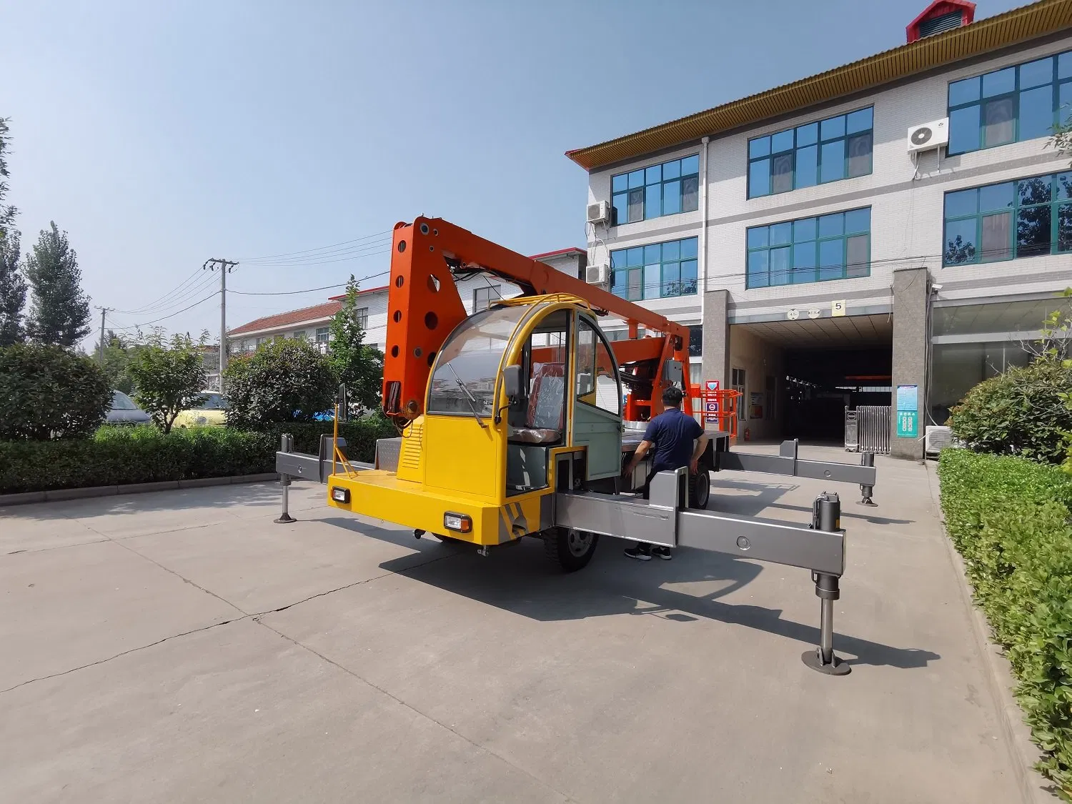 China 8-20m 200kg Height Diesel Trailer Boom Lift Articulating Boom Lift