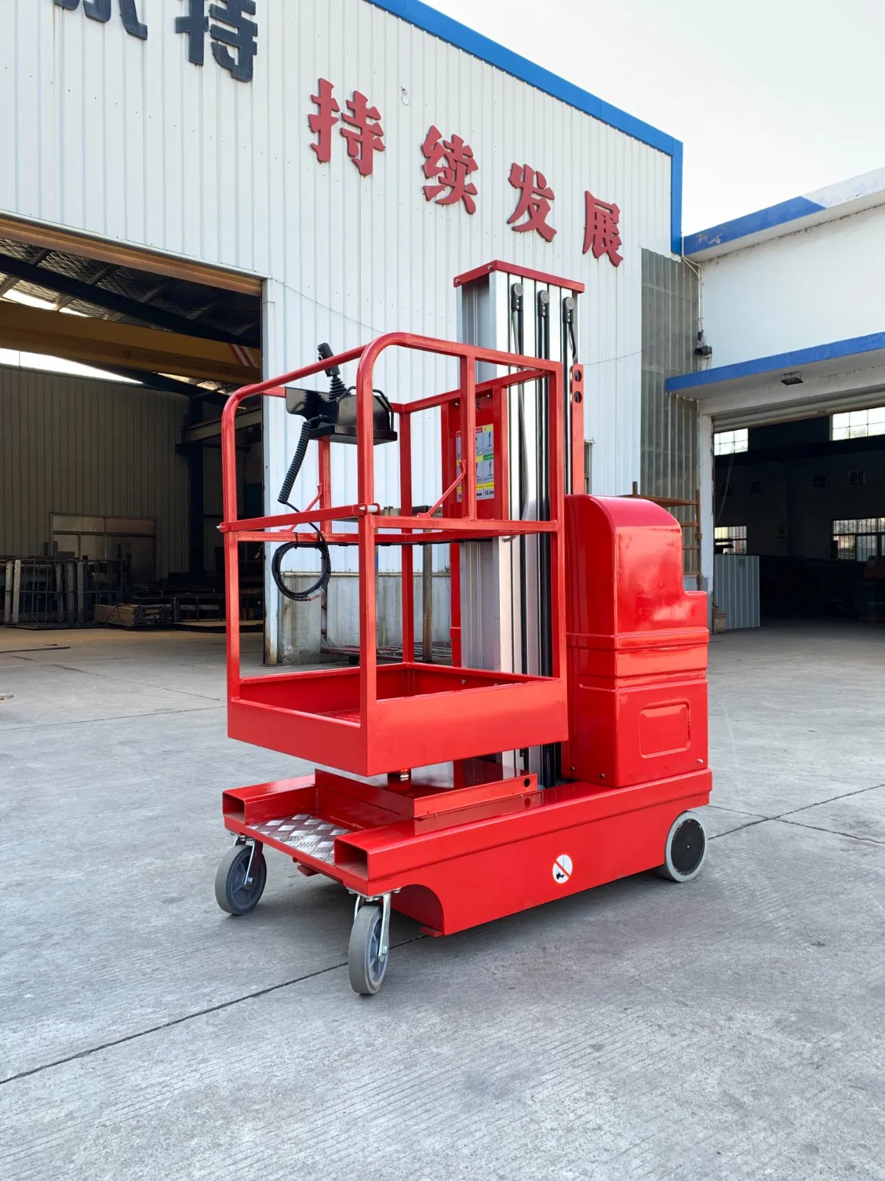 Self-Propelled Lifting Equipment for Working at Height