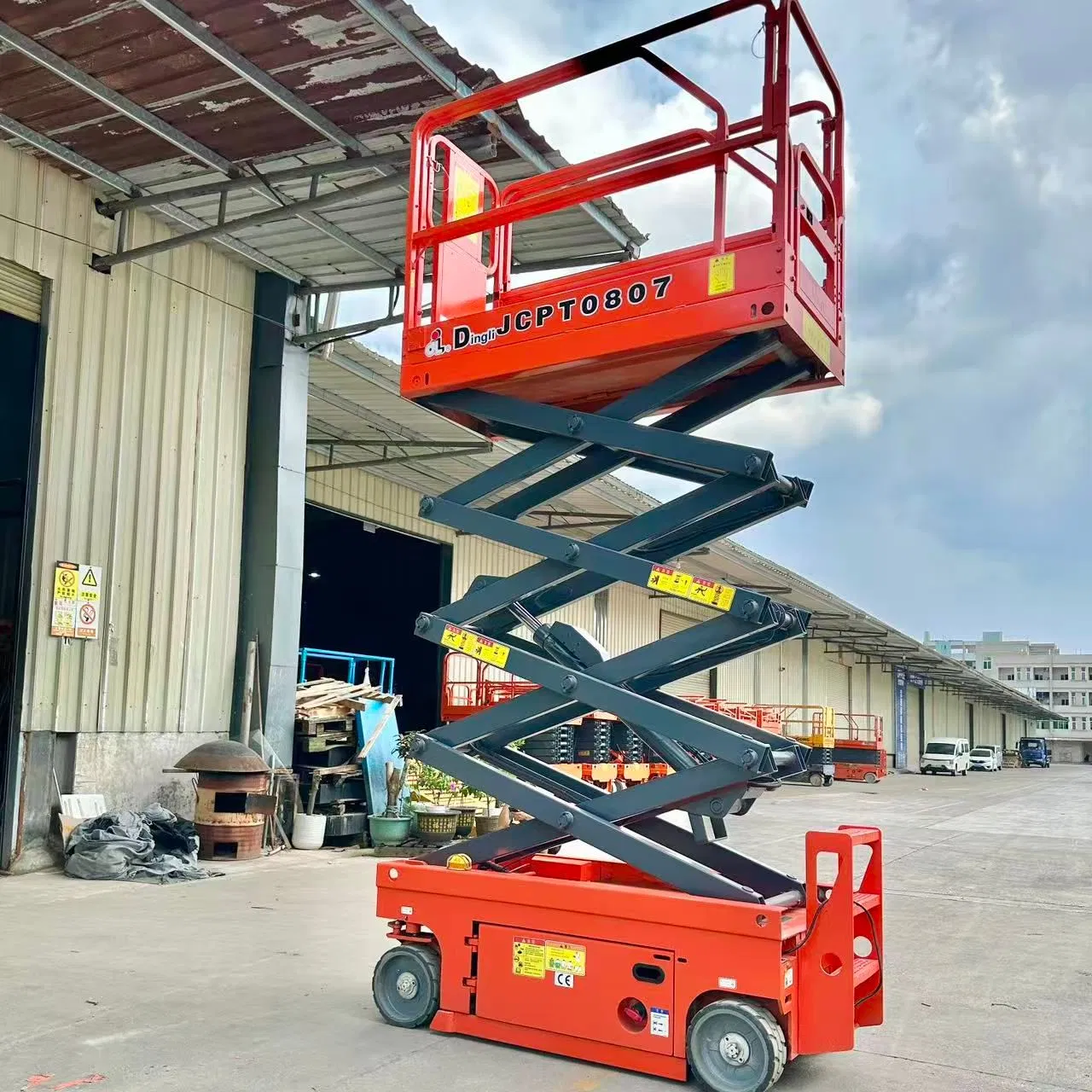 Four-Wheel Self-Propelled Hydraulic Scissor Lifting Equipment