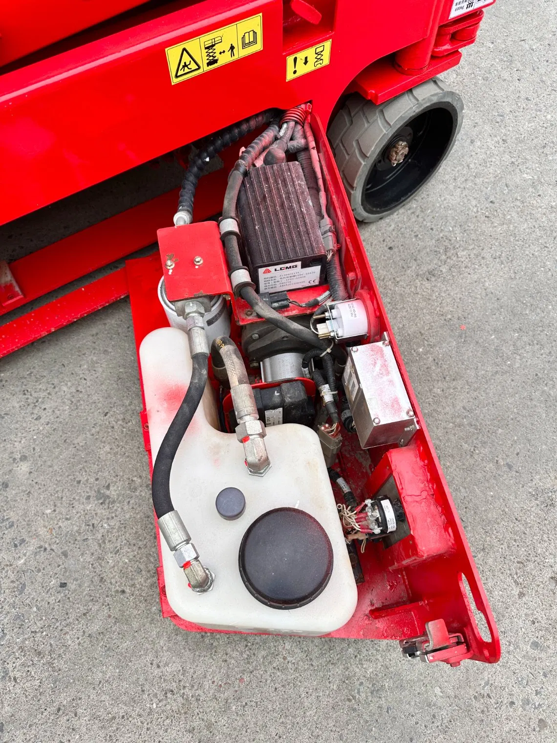 Automatic Lifting Self-Propelled Electric-Hydraulic Scissor-Type Hoisting Equipment