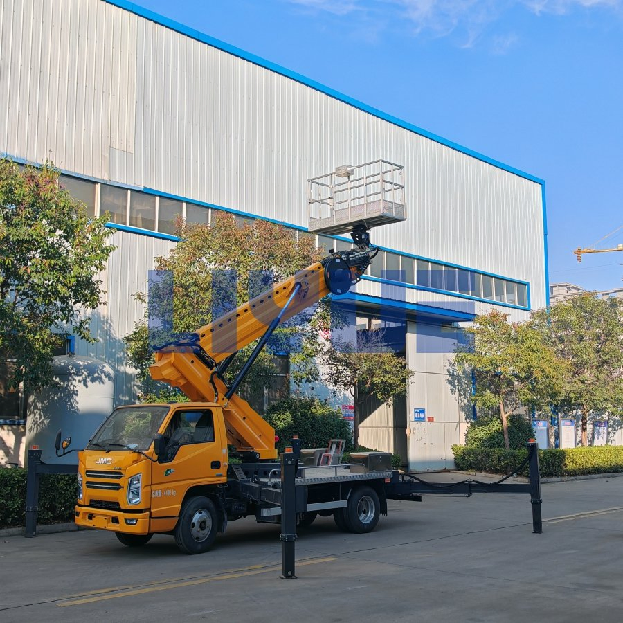 Self-Propelled Electric Lift Aerial Work Platform 18m for Warehouse Maintenance &amp; Construction