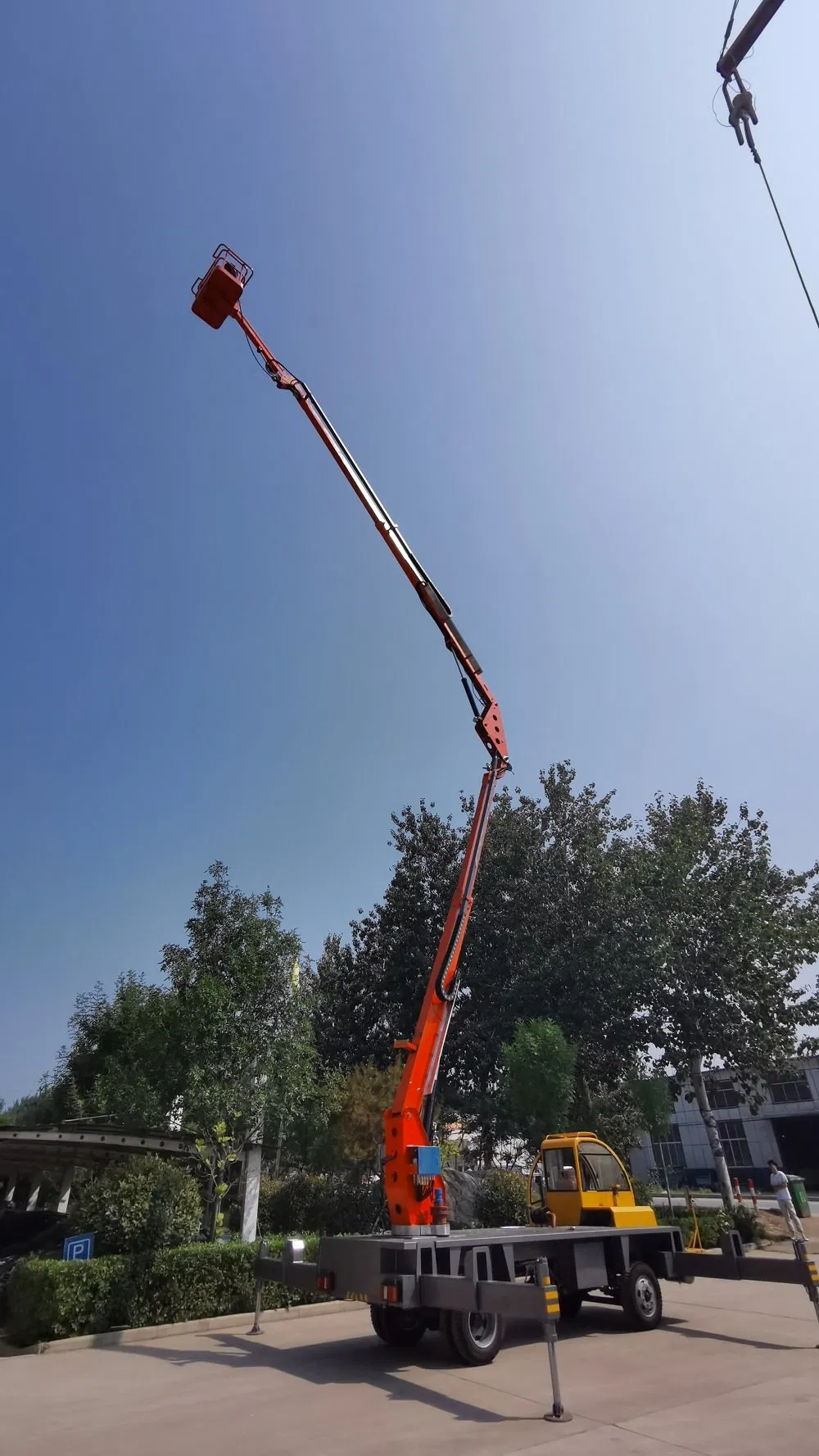 18m 200kg Aerial Mobile Trailer Mounted Articulating Boom Lift