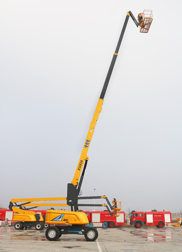 Self-Propelled Telescopic Lift Platform Mobile Elevated Work Platform 28m Payload at 340kg Xgs28