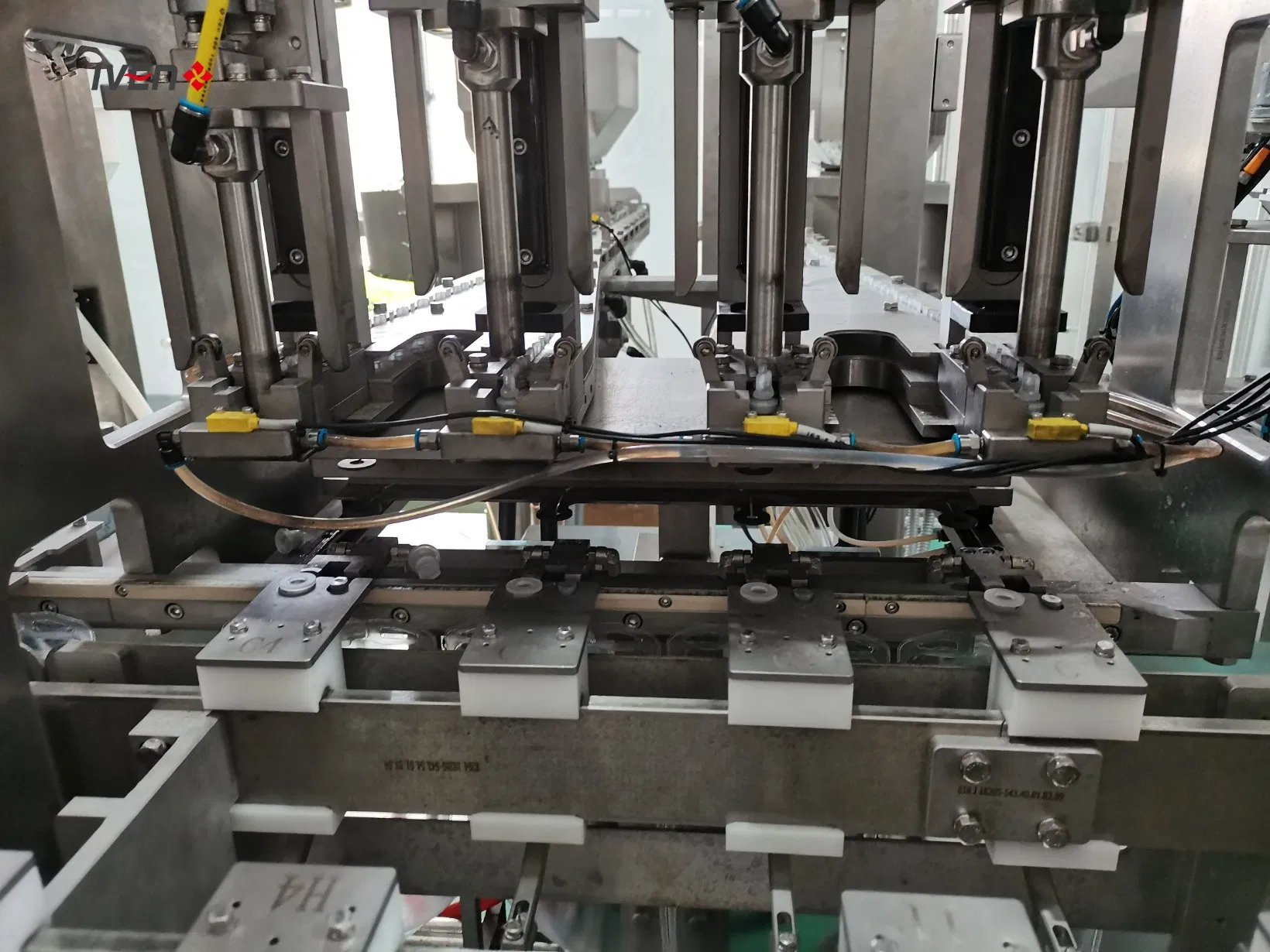 Customized Pharmaceutical Filling Machine/Turnkey Pharmaceutical Facilities with GMP Standard &amp; CE/ISO Certificate