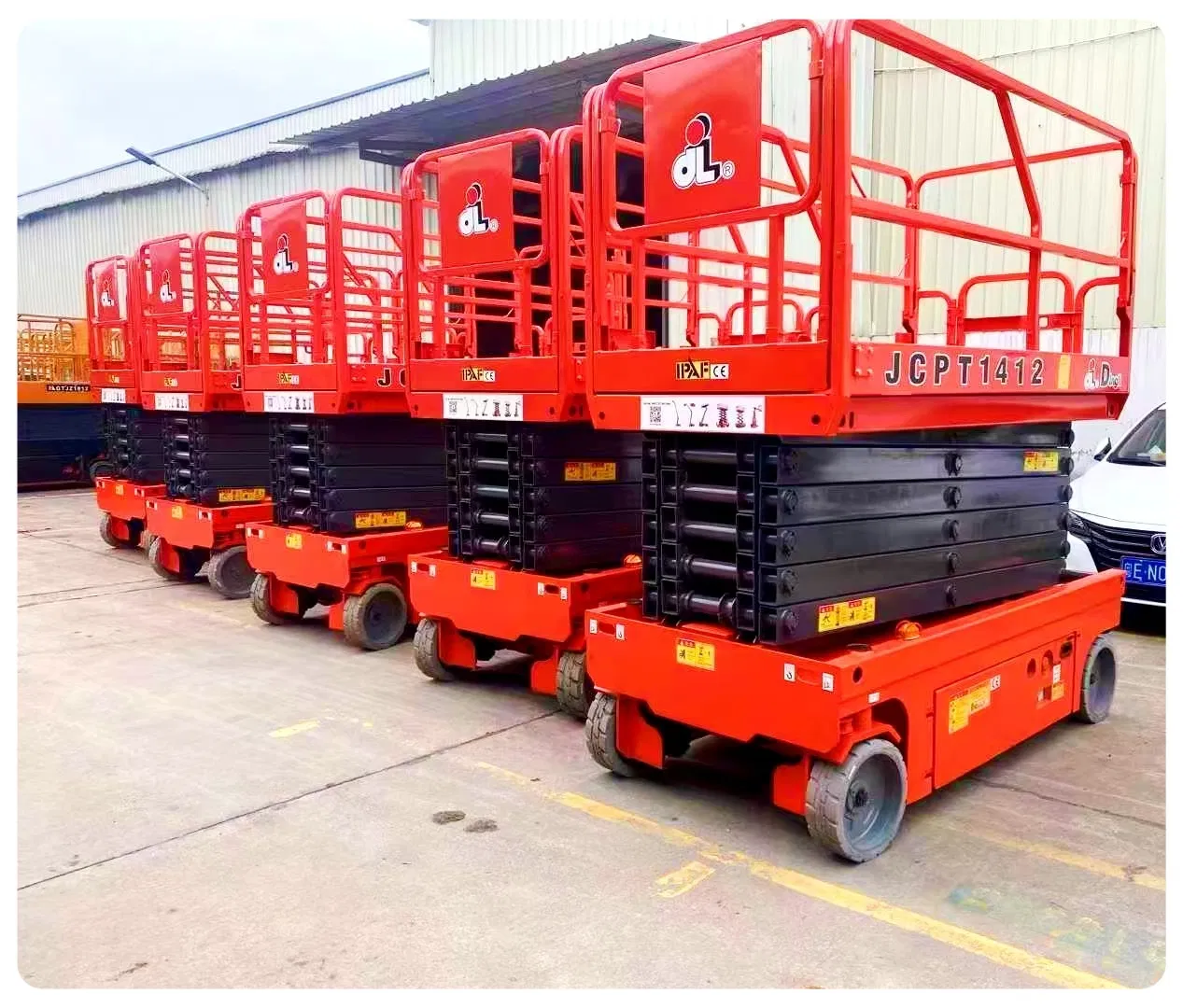 Premium Quality Mobile Work Platform for Elevated Tasks