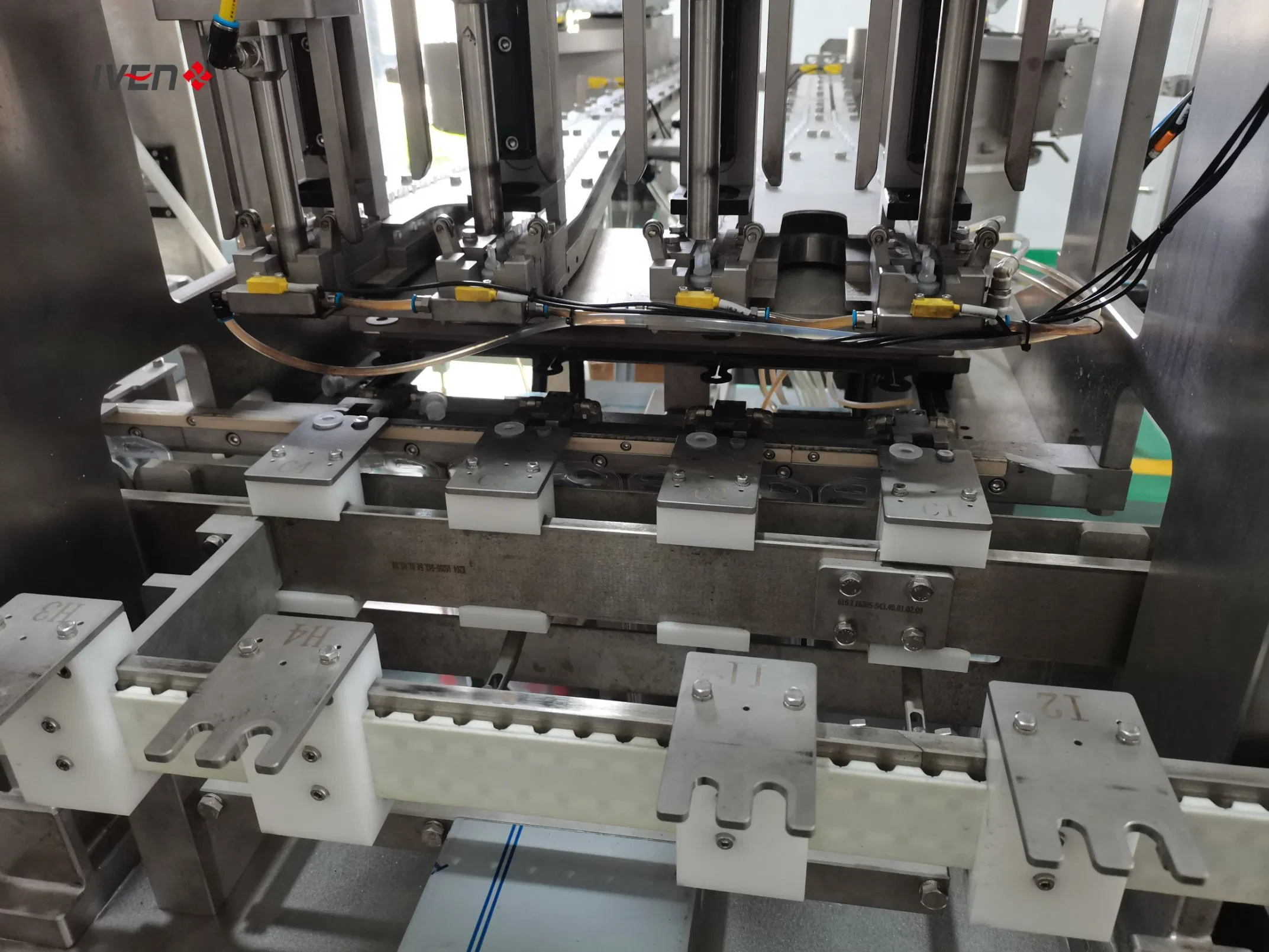 Customized Pharmaceutical Filling Machine/Turnkey Pharmaceutical Facilities with GMP Standard &amp; CE/ISO Certificate