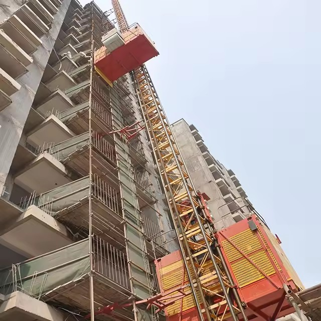Outdoor Building Site Double Cage Sc200 Construction Elevator Lifting Equipment