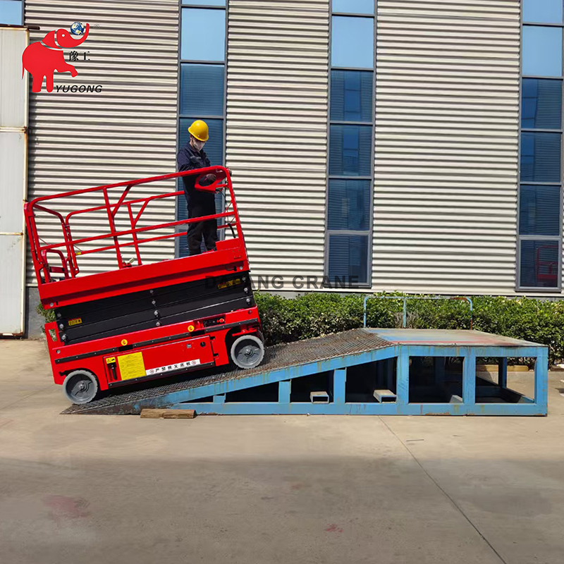 Precise Lifting Sturdy Aluminum Alloy 200 300 400 500 Kg Logistics Warehouse High-Altitude Handling Self-Propelled Scissor Lift Platform