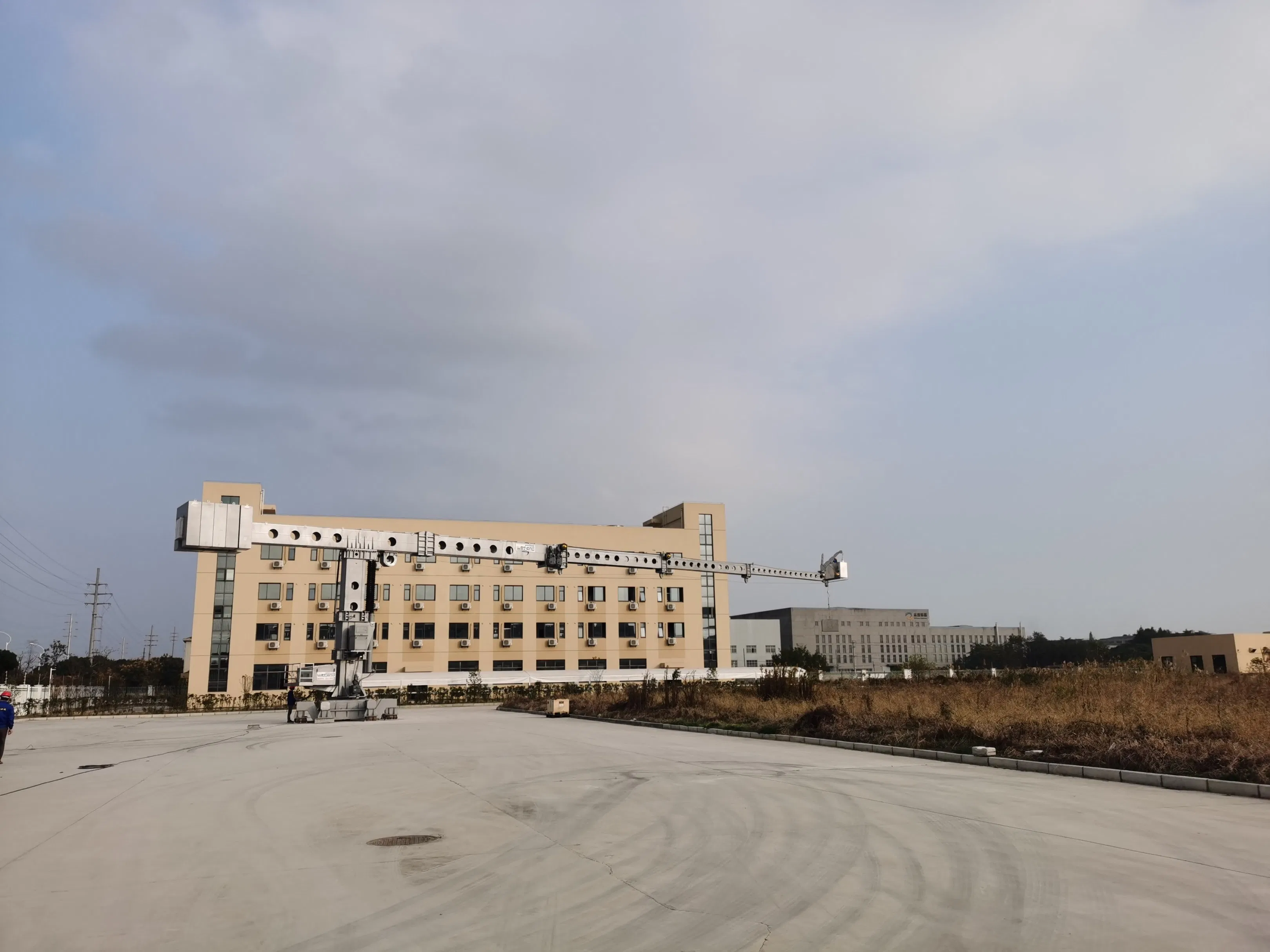 Telescopic Boom / Advanced Window Washing Building Maintenance System with Safety Features/Customized Bmu