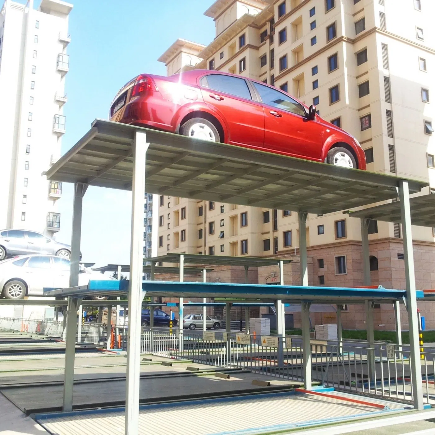 Four Column Parking Solution with Minimal Maintenance Requirements and Easy Service Access
