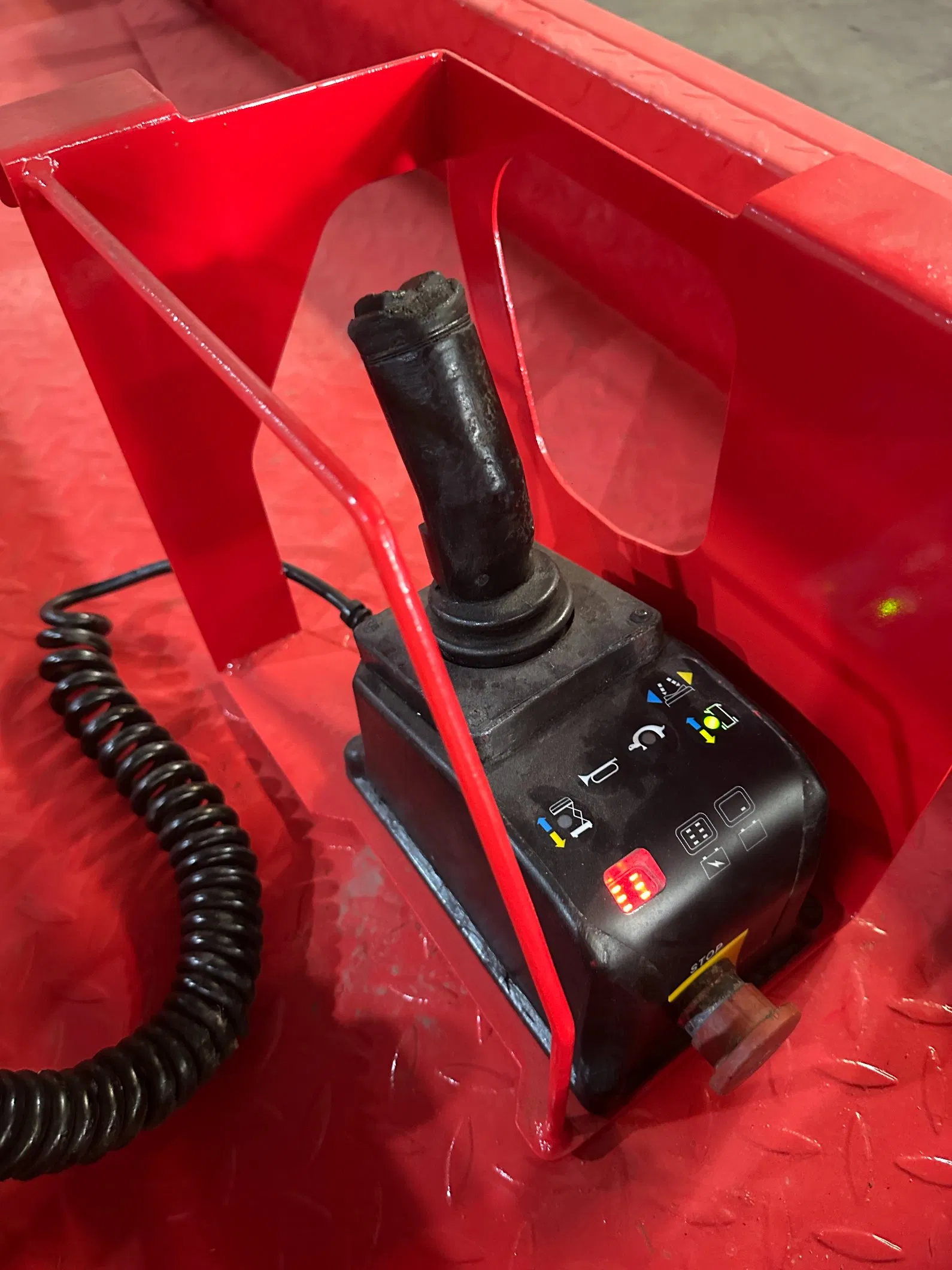 Automatic Lifting Self-Propelled Electric-Hydraulic Scissor-Type Hoisting Equipment