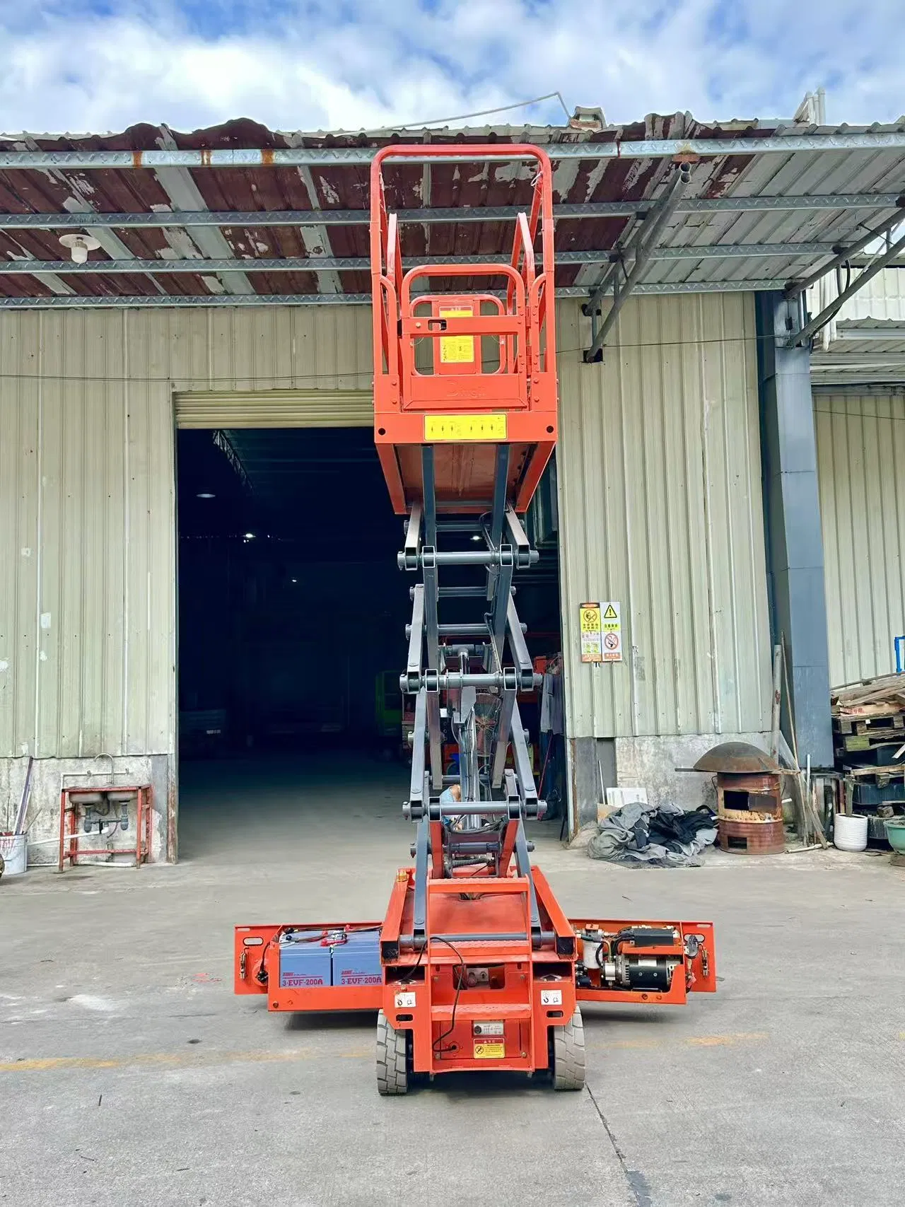 Four-Wheel Self-Propelled Hydraulic Scissor Lifting Equipment