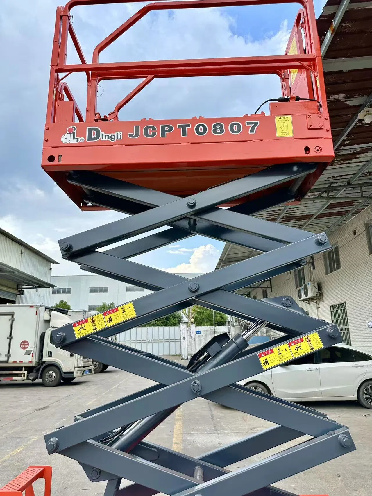 Four-Wheel Self-Propelled Hydraulic Scissor Lifting Equipment