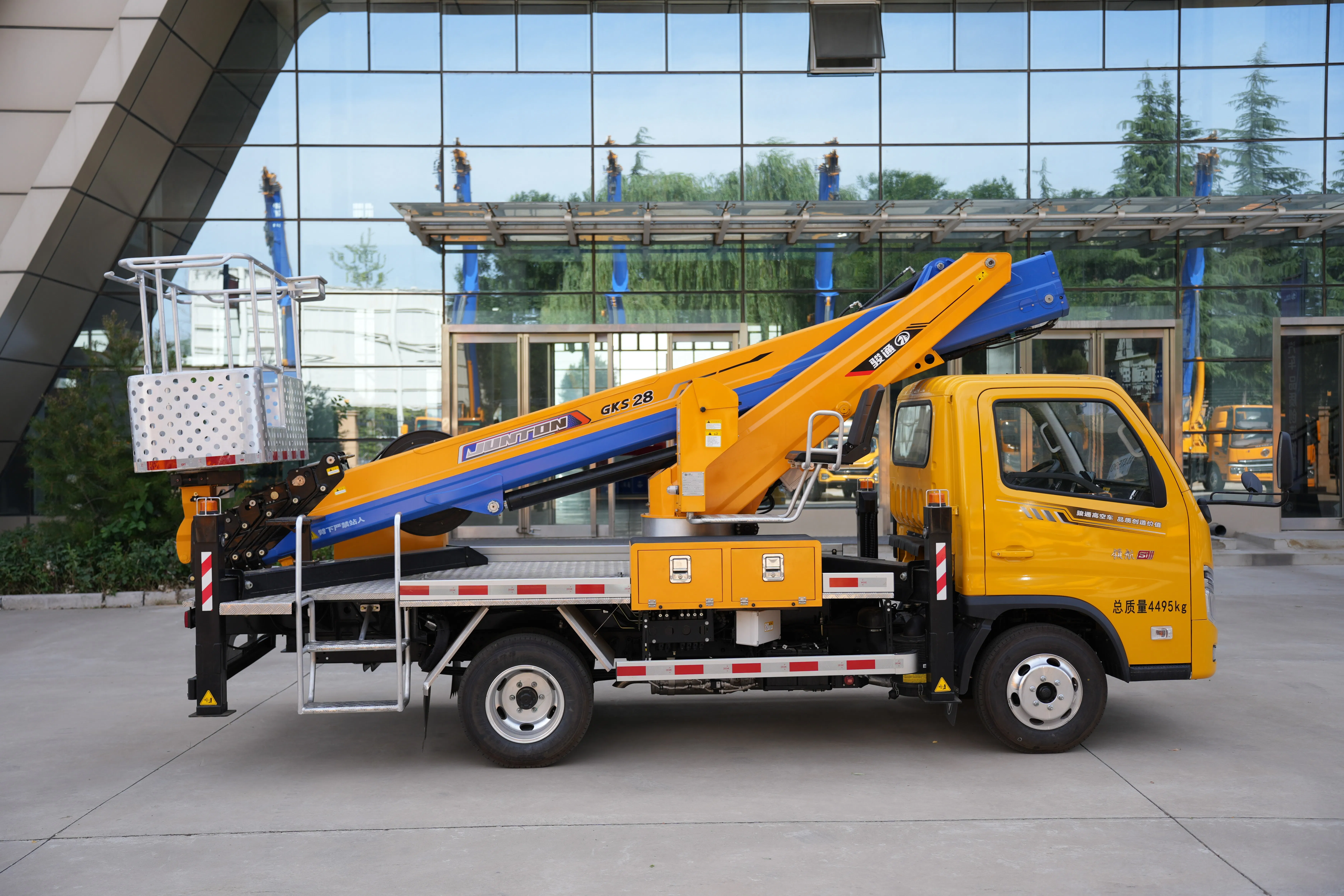 High-Quality Junton Aerial Work Equipment for 28-Meter Access