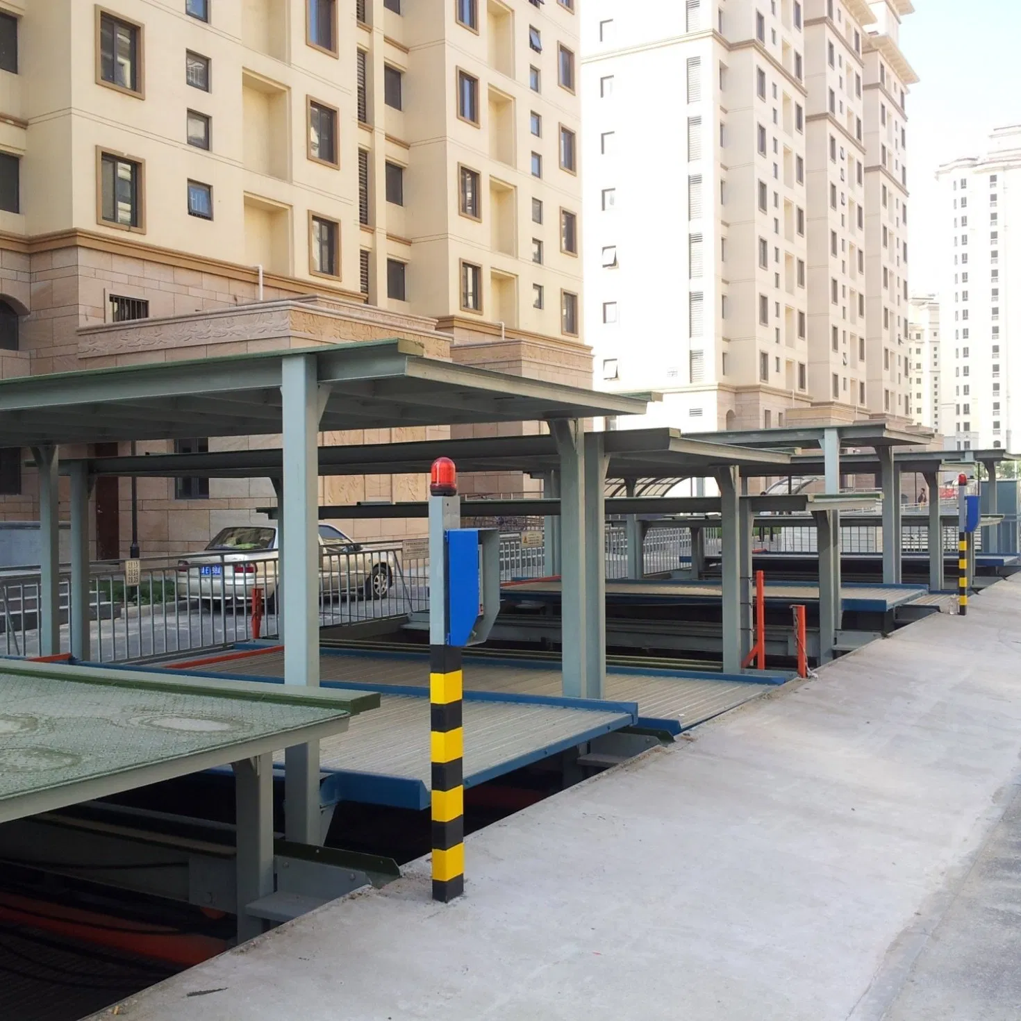 Compact Four Post Parking Solution for Residential Buildings and Private Garages