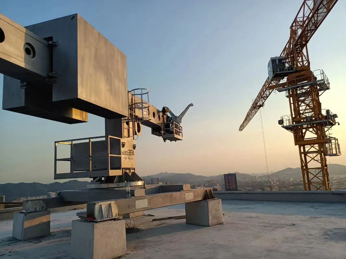 Telescopic Boom Type/Building Maintenance Equipment for Facade Glass Cleaning/Customized Bmu