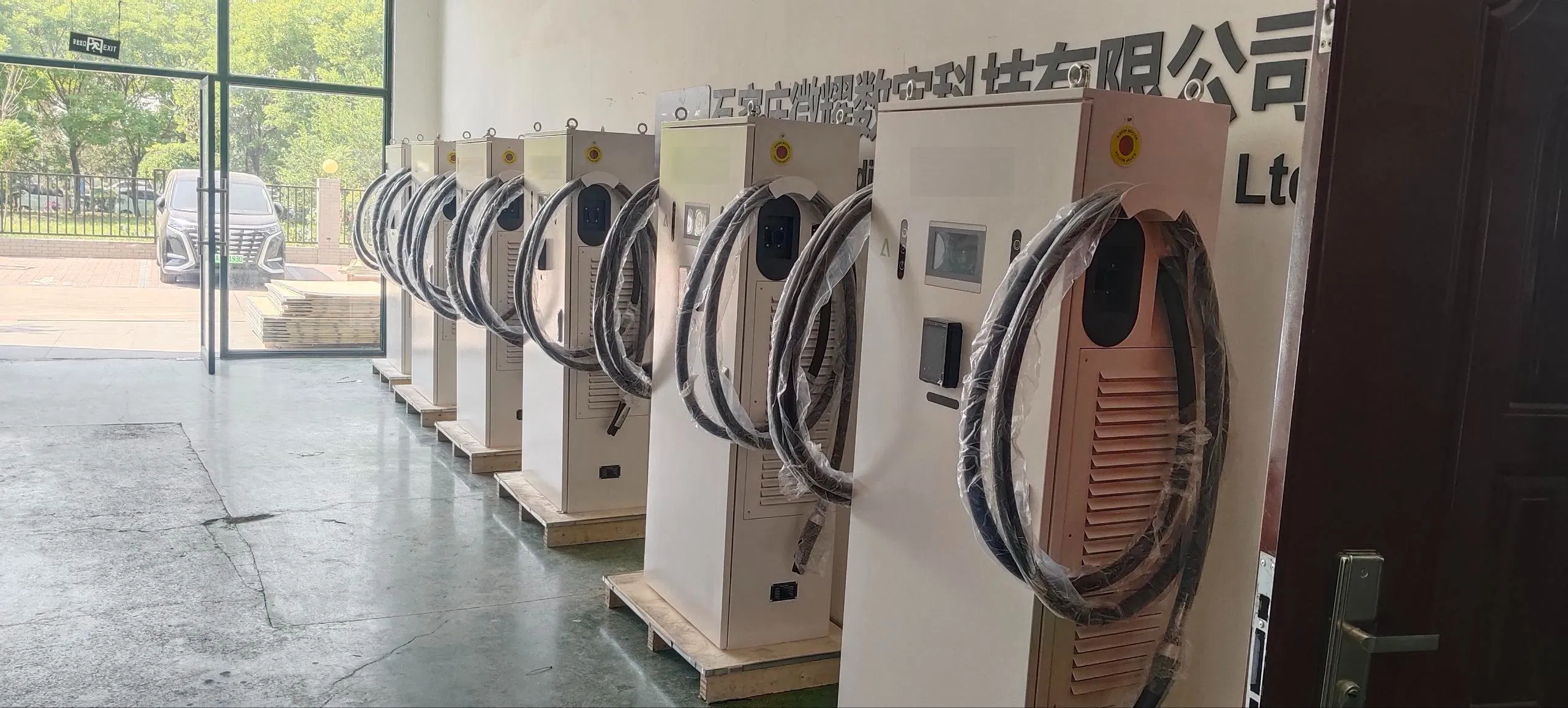 Sleek 60-80kw DC Charging Solution for Electric Cars