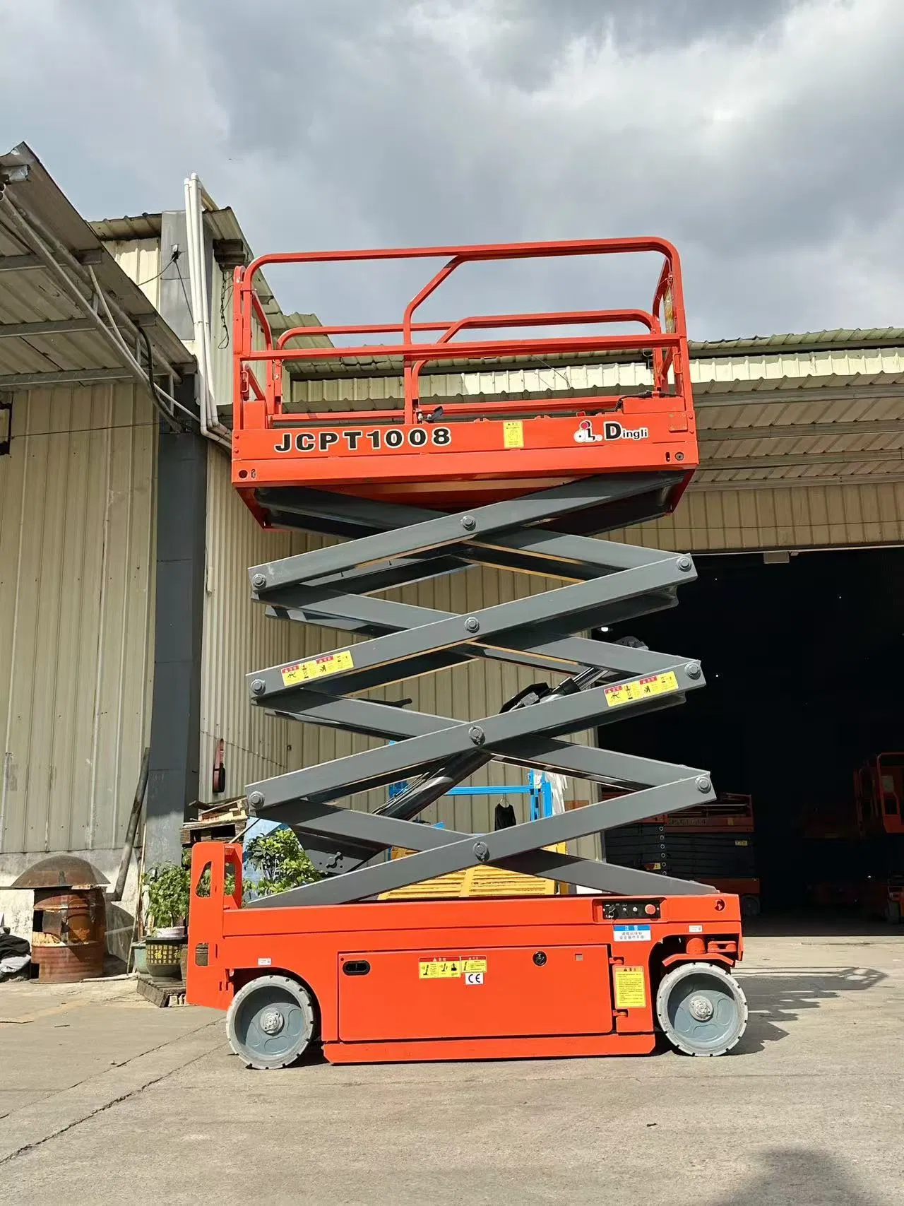 Refurbished Electric Self-Propelled Scissor Lifting Equipment