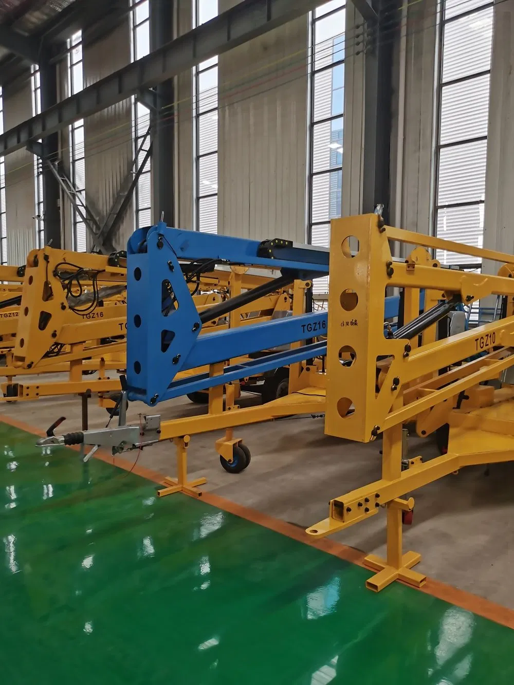 China 8-20m 200kg Height Diesel Trailer Boom Lift Articulating Boom Lift