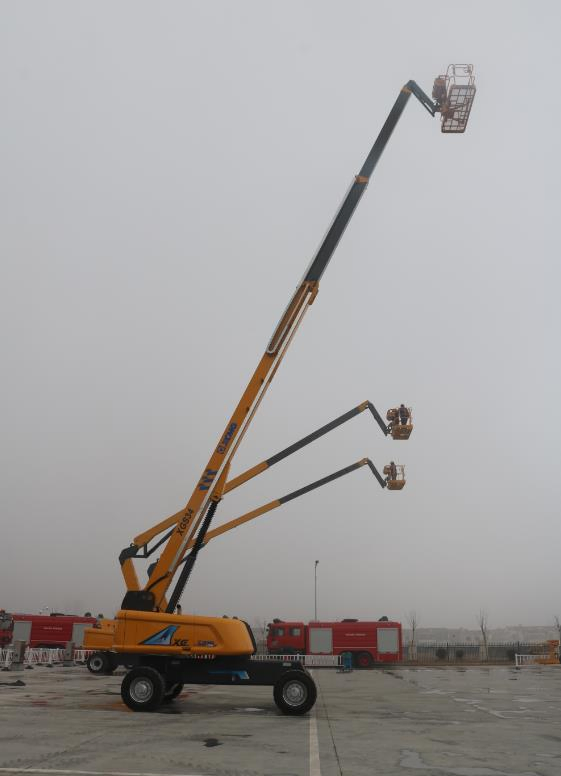 XCMG 30m Mobile Elevated Aerial Work Platform Xgs34 Used Self-Propelled Telescopic Boom Lift for Sale