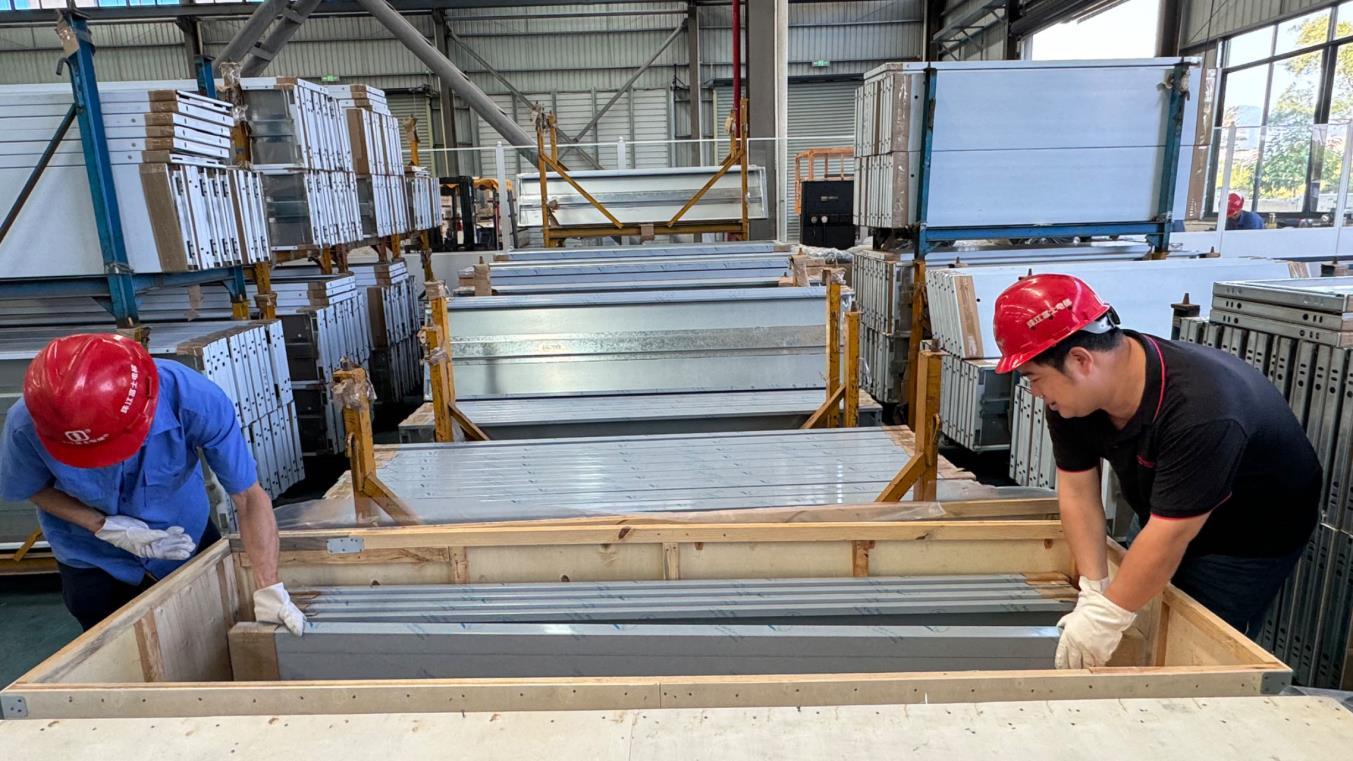 DHI Lift packing and export packaging — secure packaging for global shipping