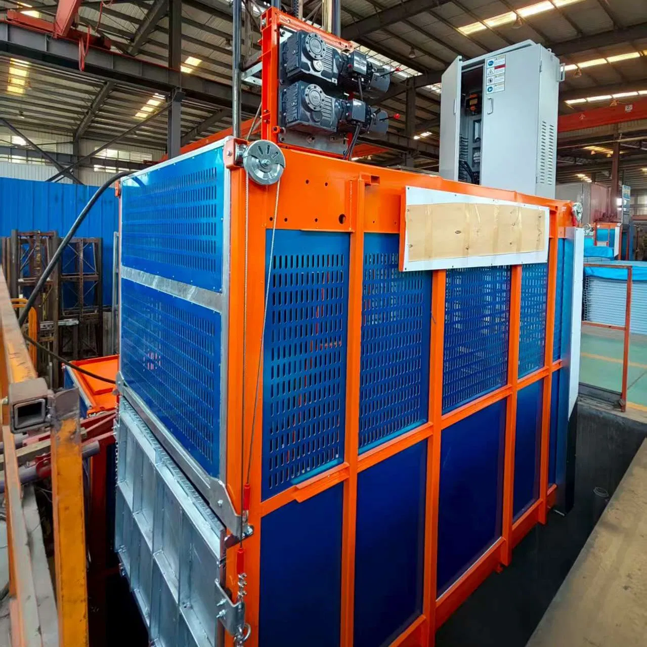 Sc200 CE Facade Exterior Material Passenger Hoist Gjj Internal Building Lift Construction Elevator