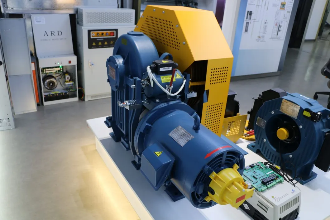 Traction Machine Details