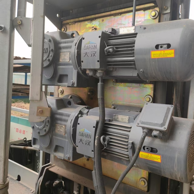 Used Dahan Sc200/200 Double Cage Chinese Manufacturer Hoist Construction Elevator