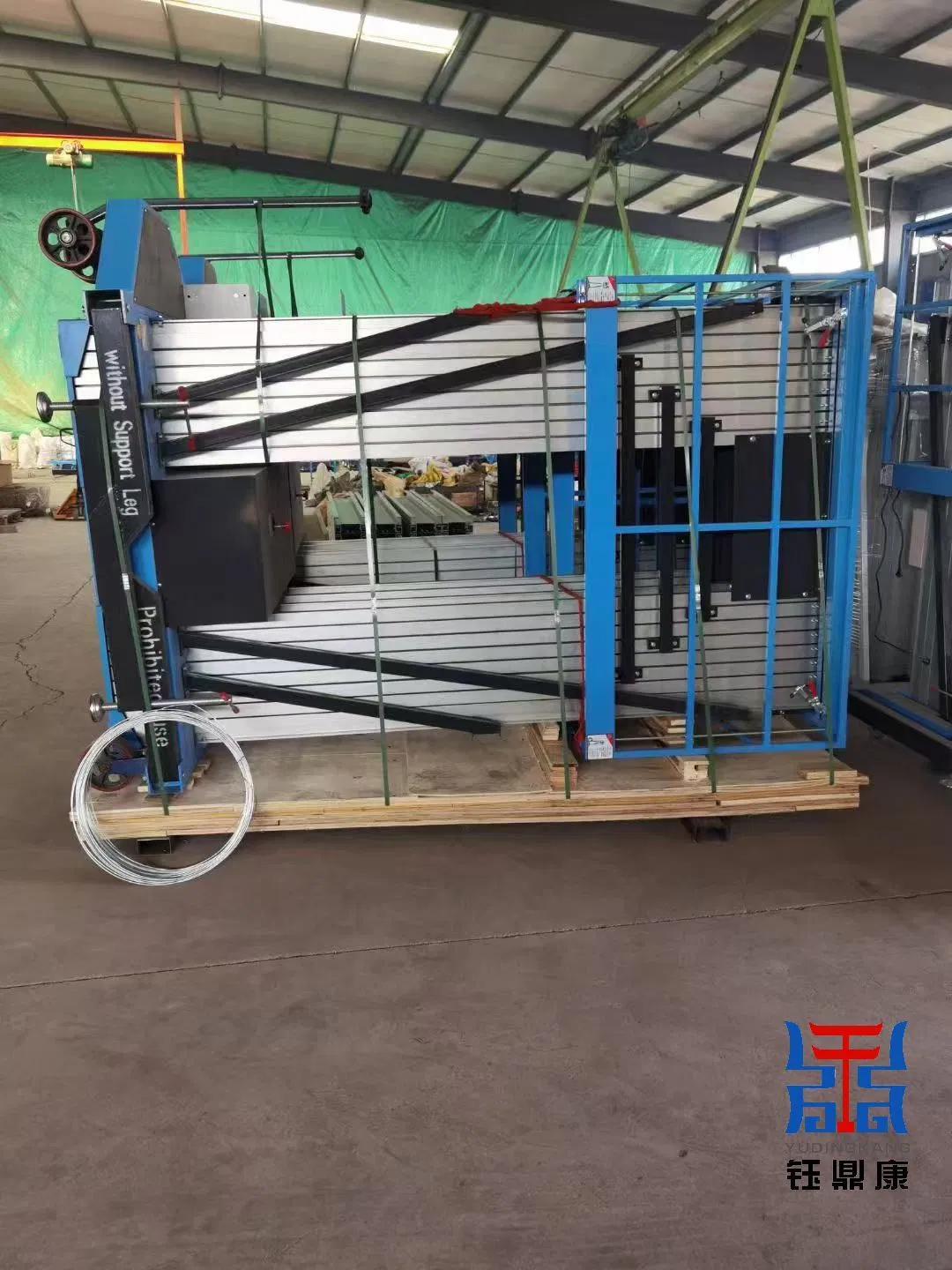 High-Speed Track Type Cargo Elevator 0.5m/S Lifting Speed for Efficient Logistics