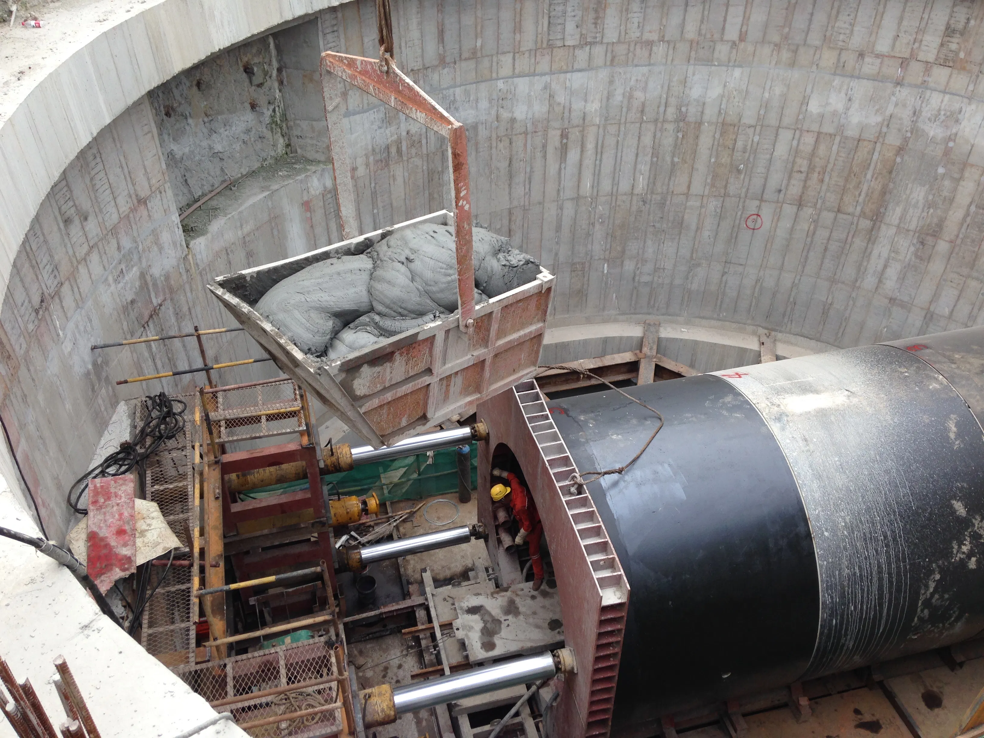 Micro Tunneling Pipe Solutions for Concrete and HDPE Applications