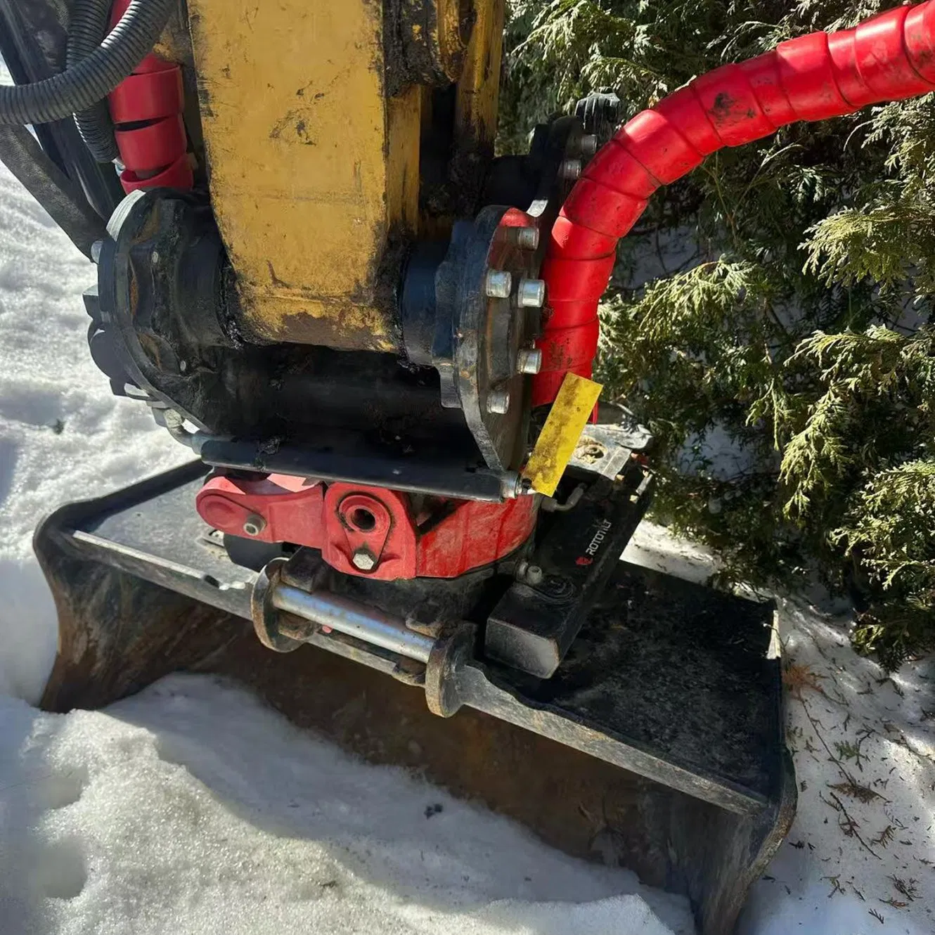 Reliable Rototilt System for Seamless Excavation and Handling