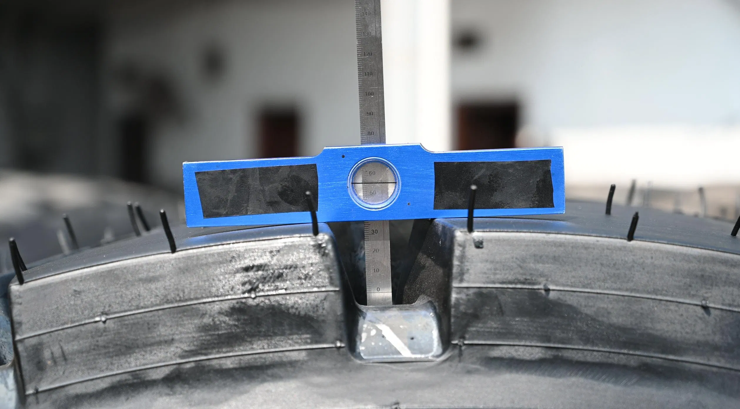 23.5-25 Extra Heavy-Duty Thickened OTR Tire, EL55 Tread - China Supplier for Construction/Mining