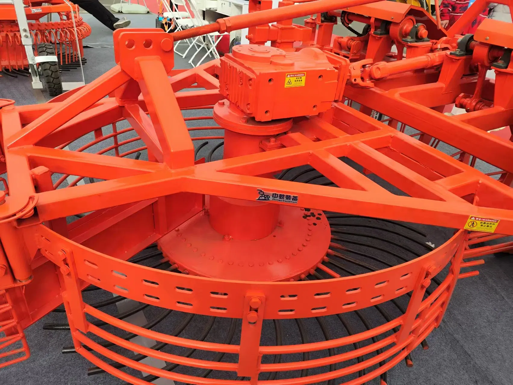 Advanced 4-Row Beet Harvesting Equipment: Equipped with Tailored Folding Solutions