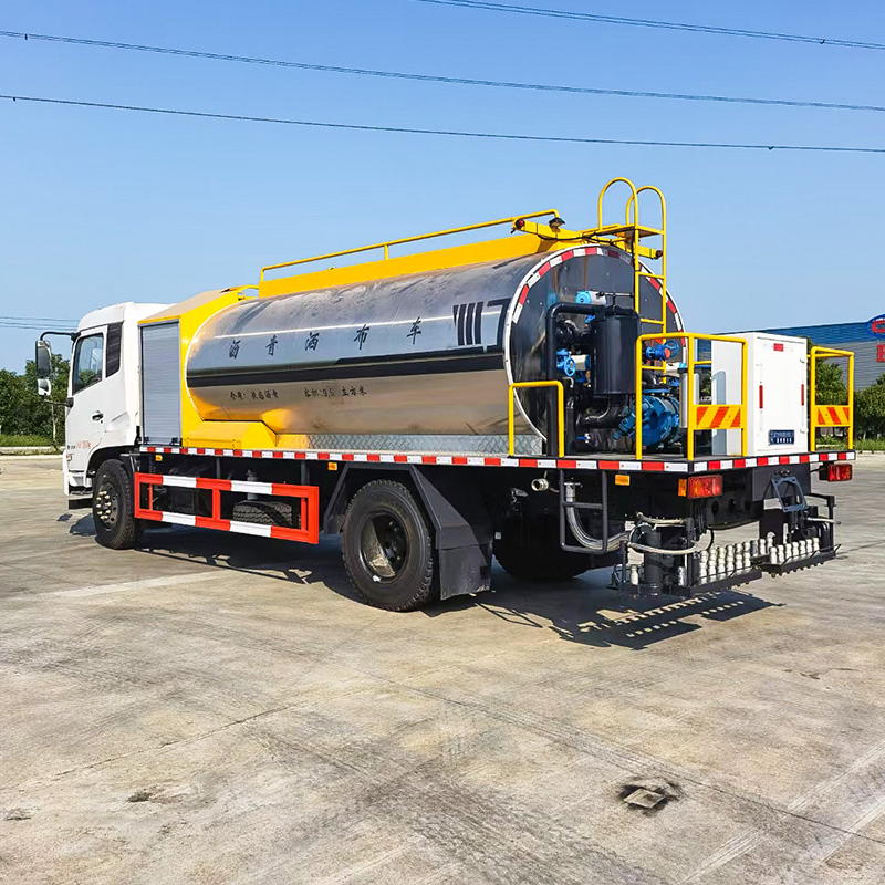 Dongfeng 4X2 Asphalt Sprayer Truck for Efficient Roadwork