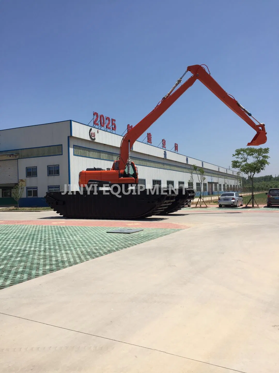 Custom Amphibious Undercarriage System for Floating Excavator Efficiency