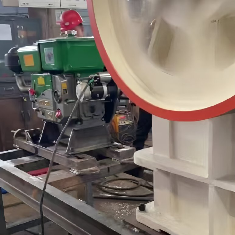 Mining jaw crusher manufacturer diesel engine driven portable small stone crusher