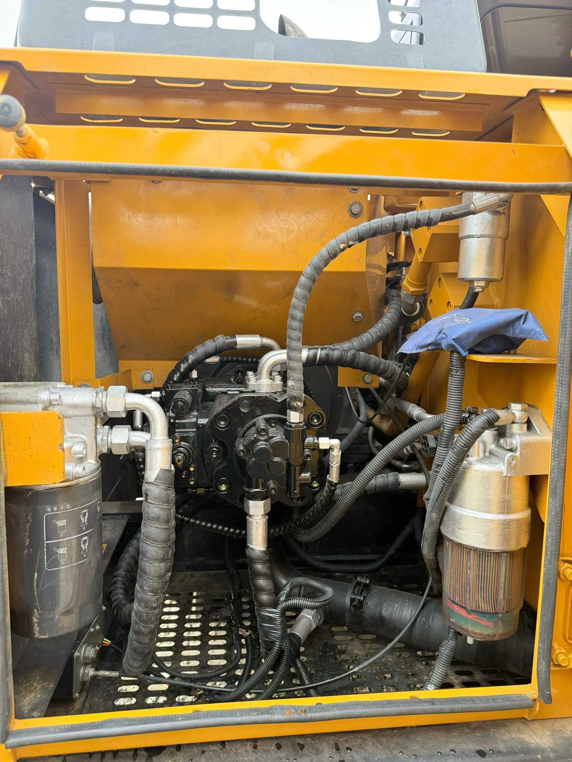 3.0 Meters 0.8 Cubic Sany Sea Transportation Earth-Moving Equipment Good Quality