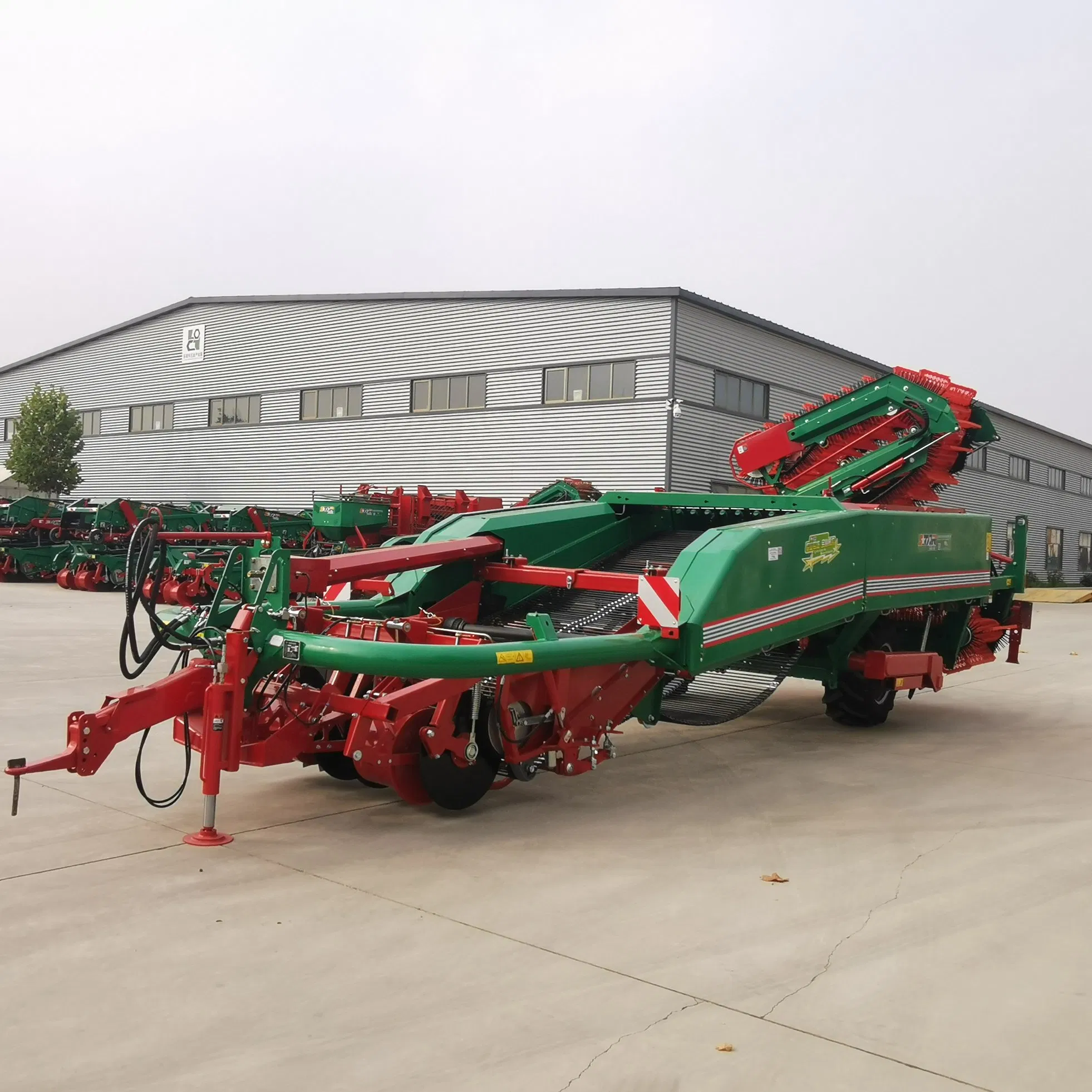 Manufacturer Wholesale Competitive Price Agricultural Machinery High Efficient Large Tractor Pulled Potato Combine Digger