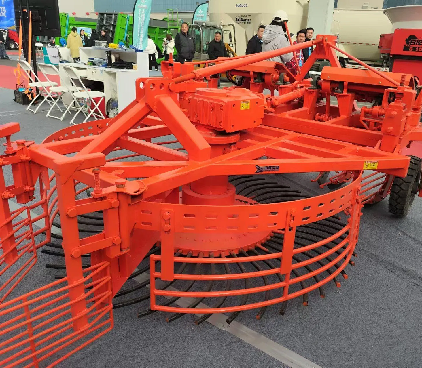 Customized Beet Harvesting Machine with Flexible Plow Blade