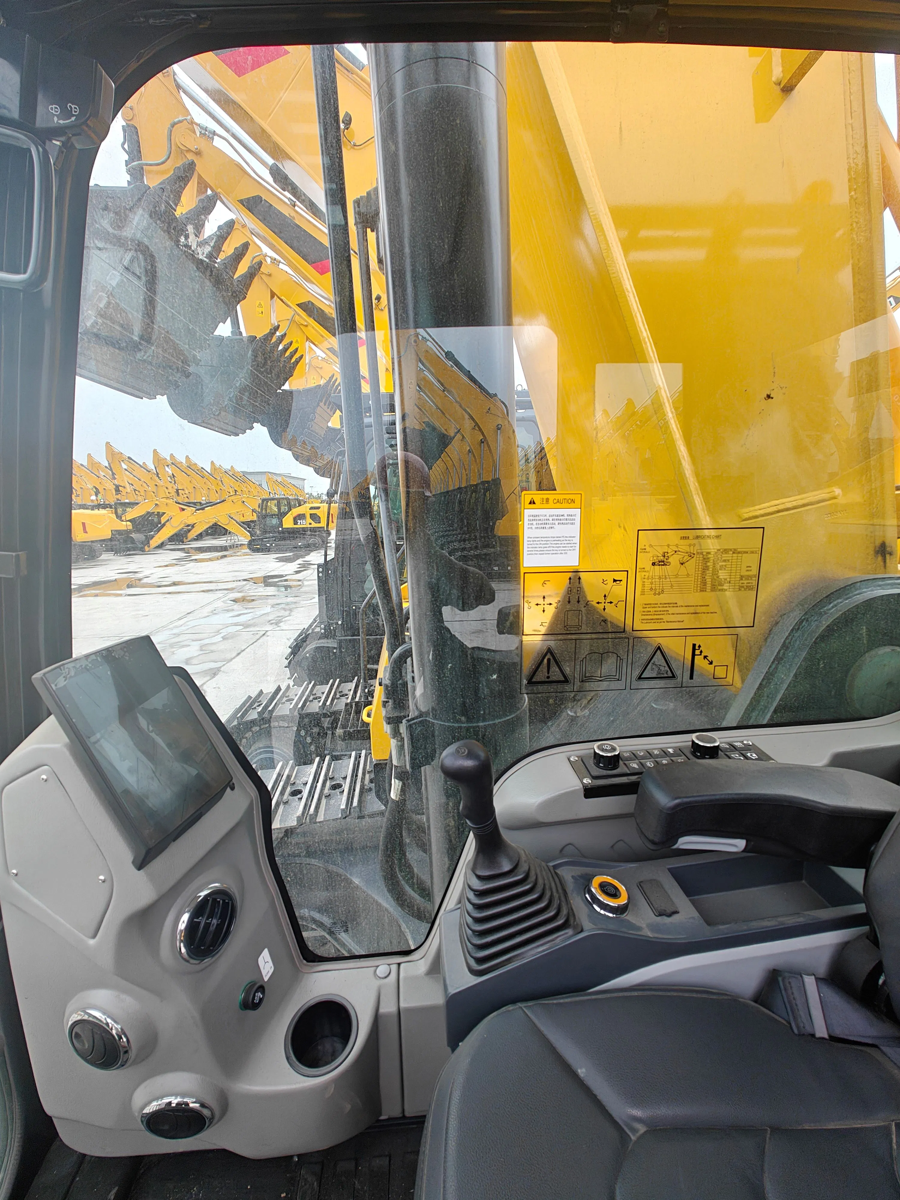 Hydraulic Excavator: Perfect Construction Equipment for Demanding Excavation Tasks