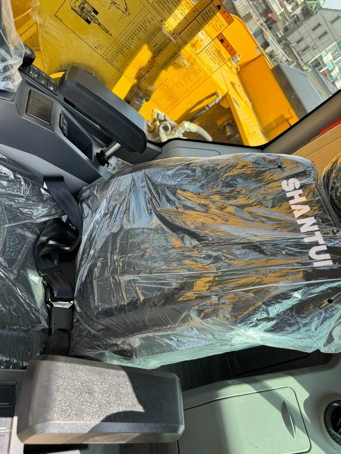 Experience Unmatched Stability with The Se215-10w's Hydrostatic System